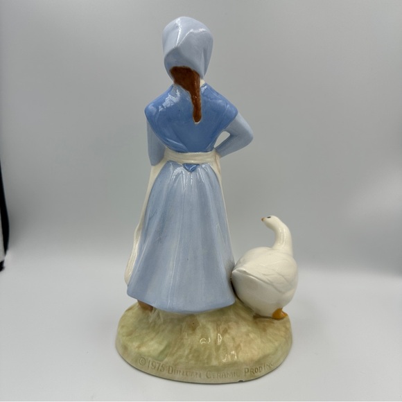 Vintage 1975 Duncan Ceramics Production Inc. Farm Girl With Goose - Picture 4 of 10